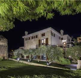 5 bedroom bayside villa with pool near Kotor, sleeps 12